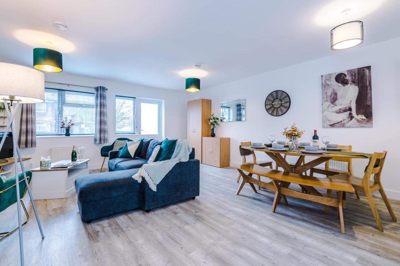 Hébergement de vacances Spacious 3-bed House In By 53 Degrees Property, Ideal For Families & Professionals, Free Parking - Sleeps 7 Chester