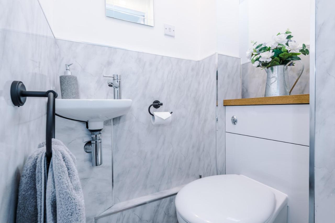 Hébergement de vacances Spacious 3-bed House In By 53 Degrees Property, Ideal For Families & Professionals, Free Parking - Sleeps 7