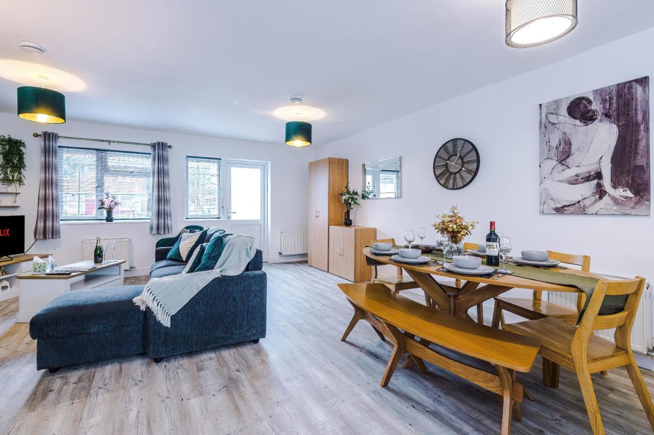 Hébergement de vacances Spacious 3-bed House In By 53 Degrees Property, Ideal For Families & Professionals, Free Parking - Sleeps 7