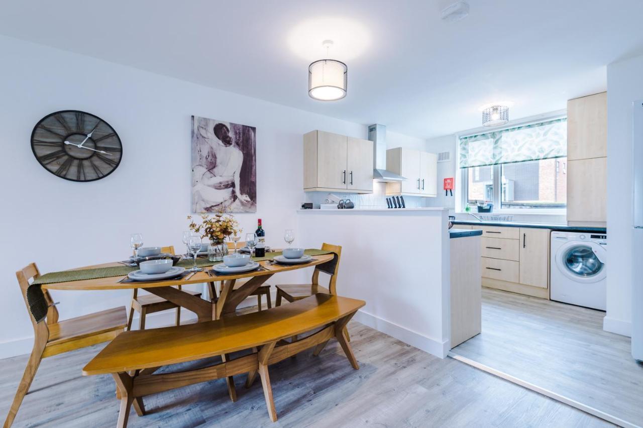 Hébergement de vacances Spacious 3-bed House In By 53 Degrees Property, Ideal For Families & Professionals, Free Parking - Sleeps 7